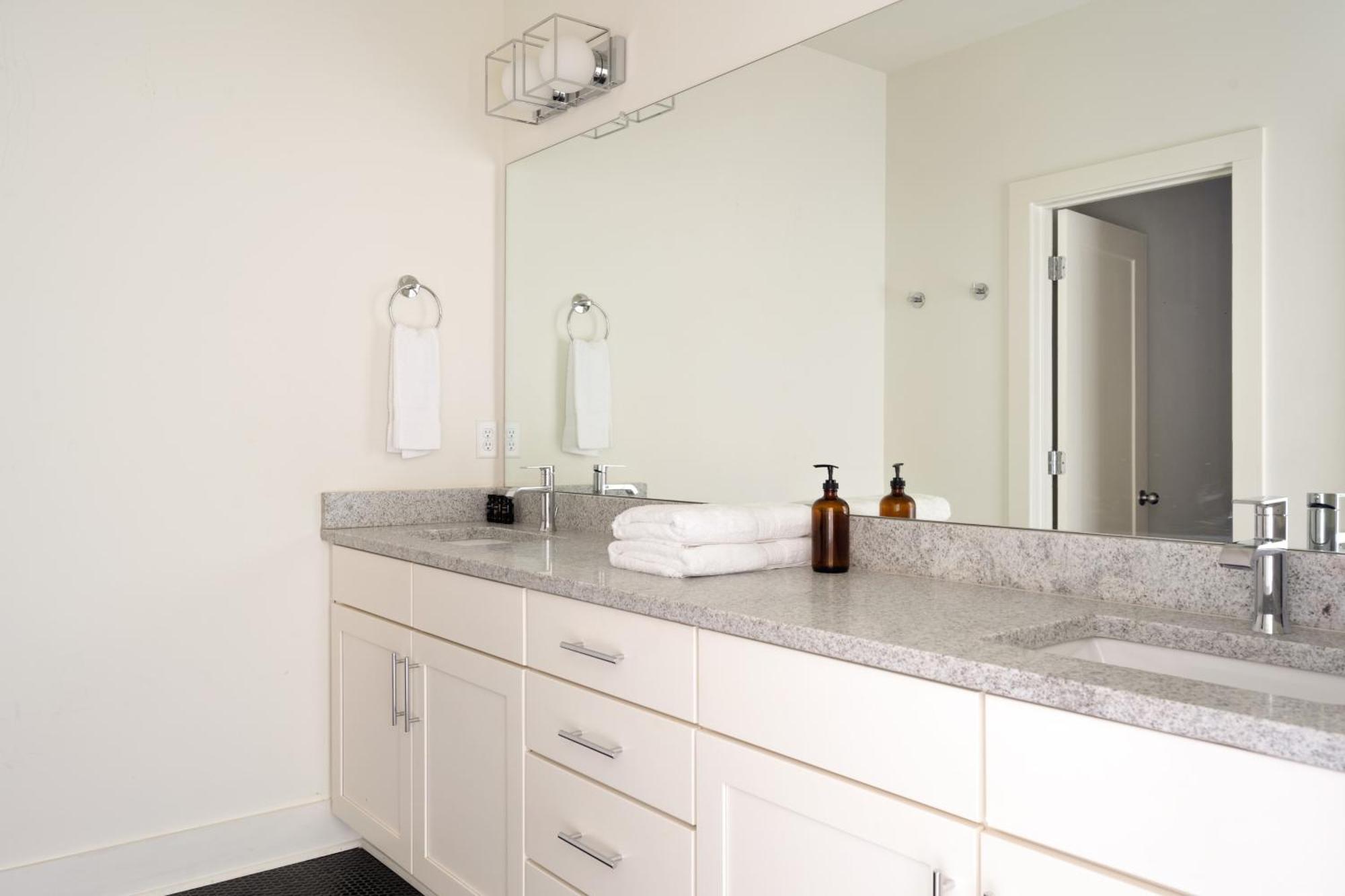 Holiday home Hart 16 By Avantstay Gorgeous Town House W Modern Amenities In Nashville