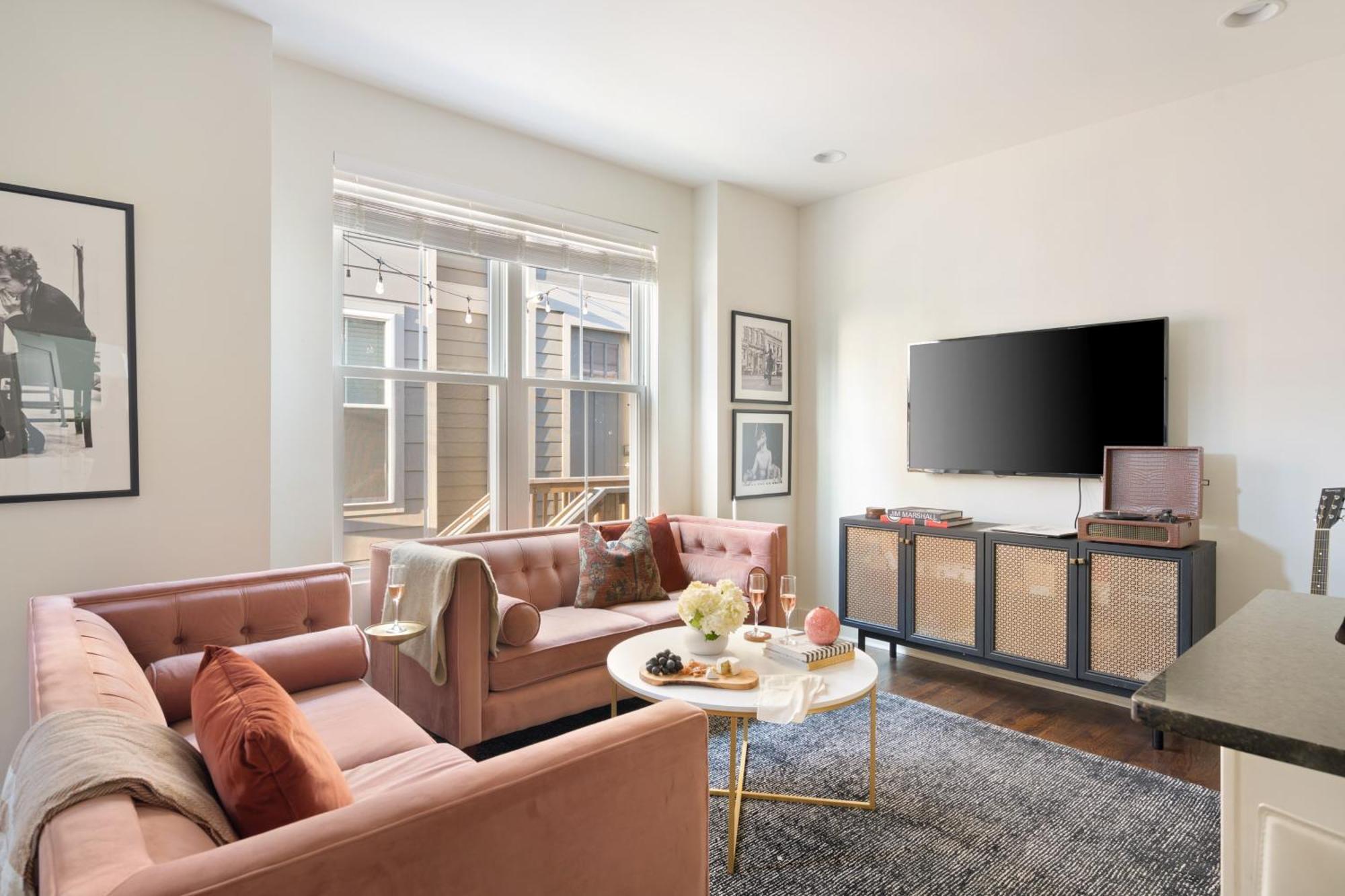 Hart 16 By Avantstay Gorgeous Town House W Modern Amenities In *